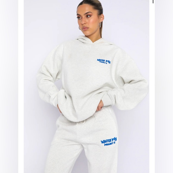 White Fox Boutique Tops - White fox hoodie!